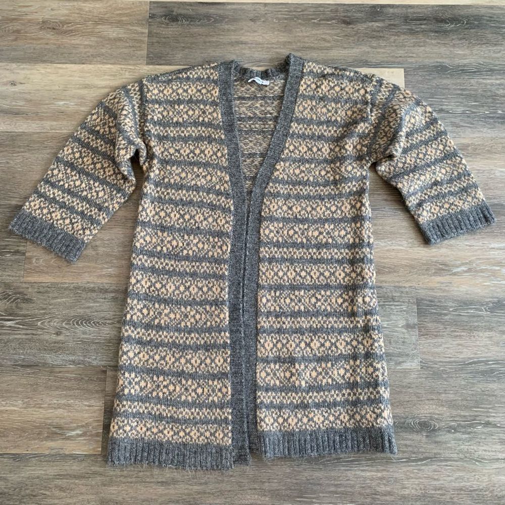 BB Dakota cardigan medium length soft fuzzy size large